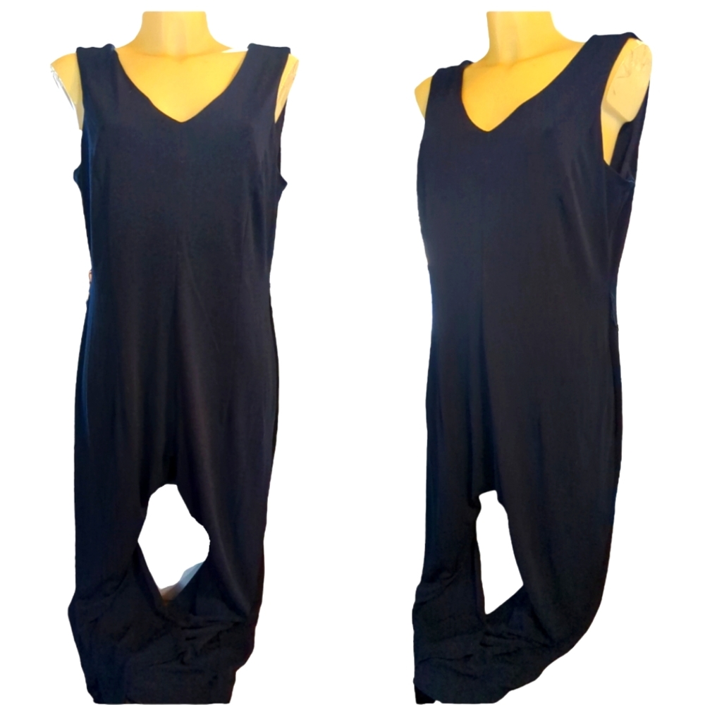 🌹3/15🌹ELLE Navy Blue Stretchy Sleeveless Jumpsuit